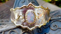 Thumb opal cuff